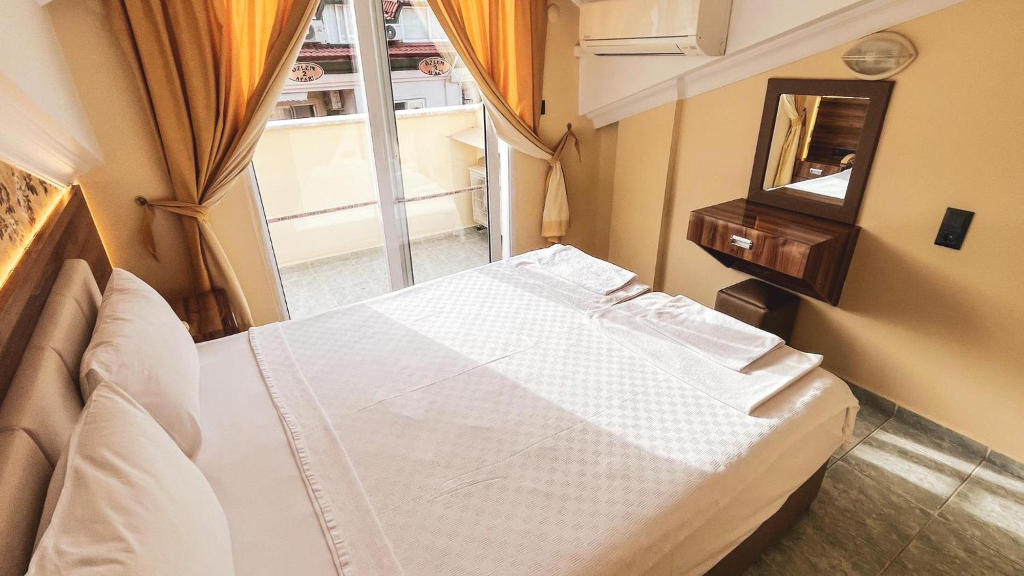Ozlem 2 Apart Hotel Marmaris Eksteriør bilde